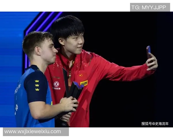 摩尔足球球星崛起之路：从青训到顶级赛场的辉煌历程