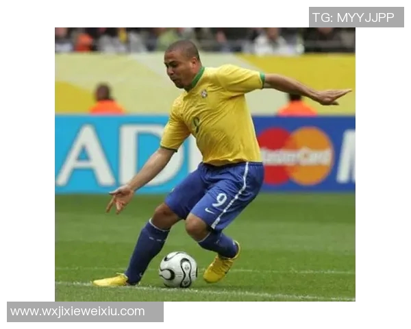 独步绿茵：一人一国的足球传奇与荣耀之路